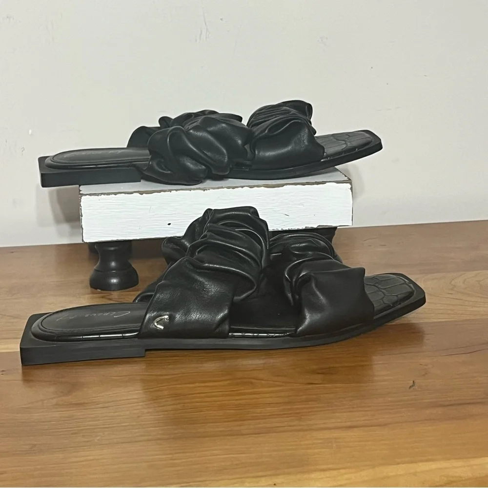 Circus by Sam Edelman Iggy Black Ruched Double Strap Square Toe Sandals 7.5‎